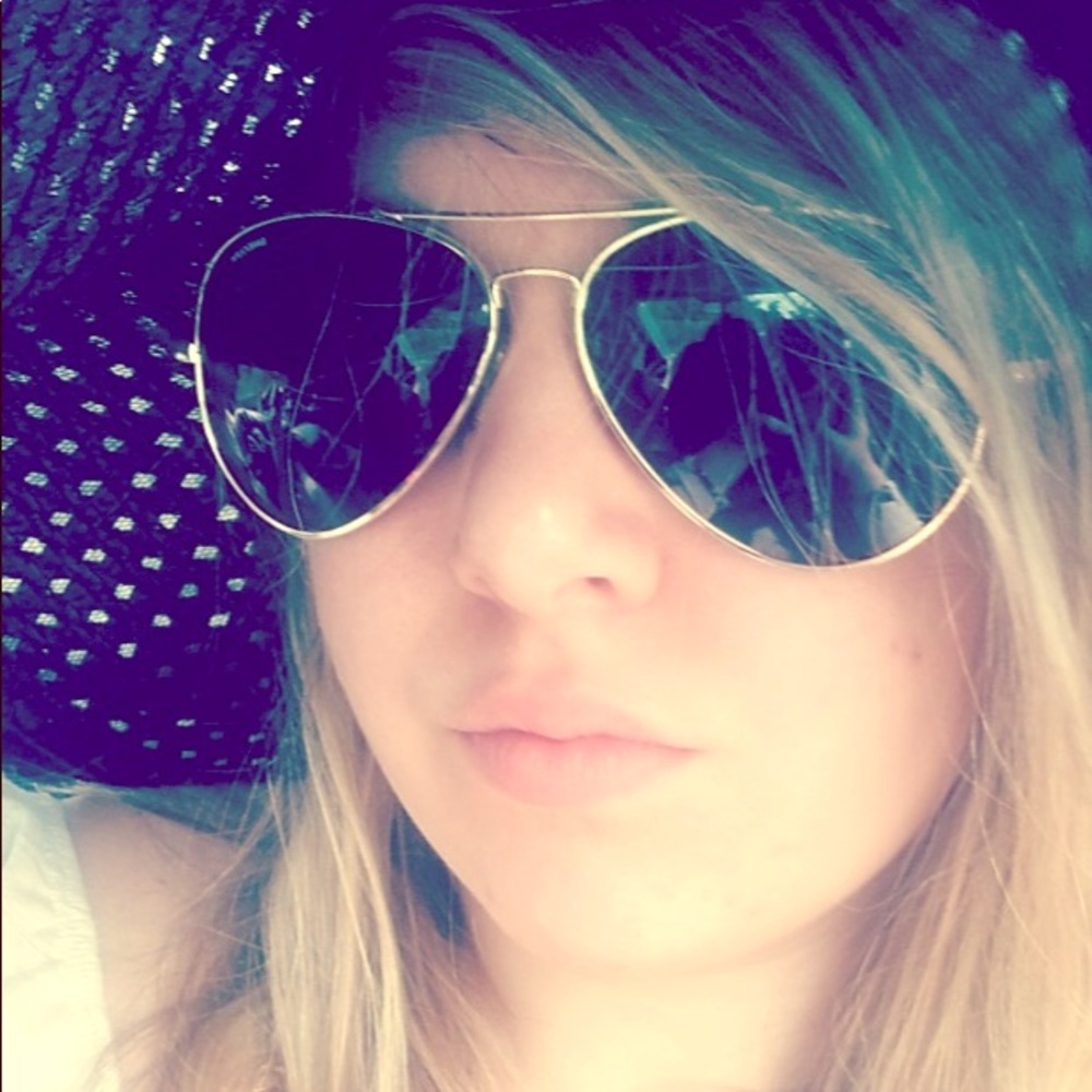 Meet your Posher, Renee